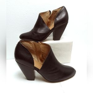 Corso Como Yonkers Heeled Ankle Booties 11M Black Soft Tumbled Leather